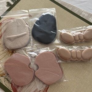 Ball of foot and heel cushions.  All New
